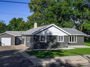 109 13th Ave NW, Mandan, ND 58554