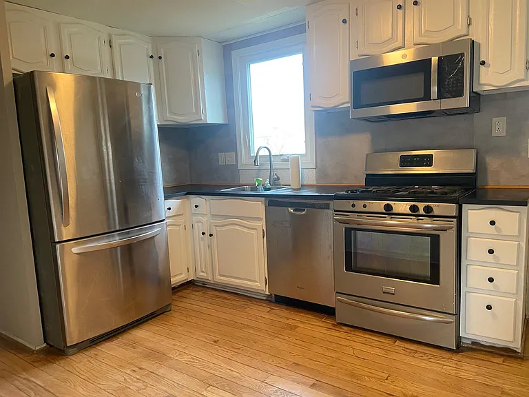 9109 49th Pl — Photo 8