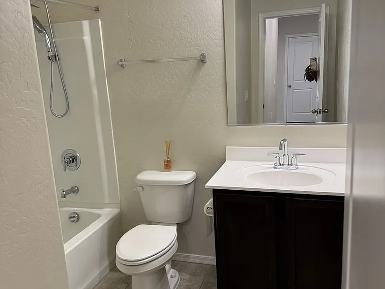 1831 W Broadway Ave — Photo 15