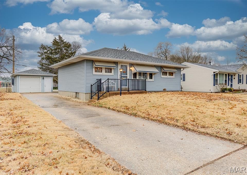 1st image of 630 Saint Christina Ln
