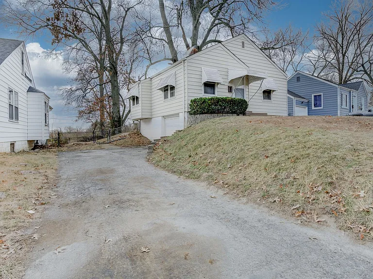 7724 Horatio Dr — Photo 20