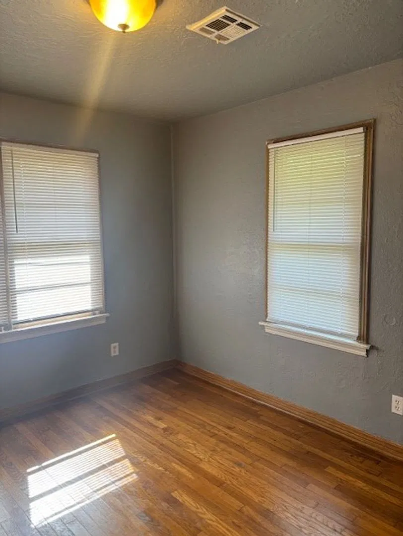 3 bed, 1 bathroom home near the University of Oklahoma campus — Photo 4