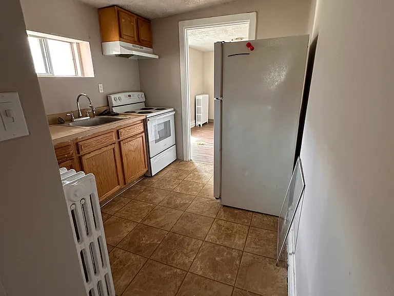 922 W Walnut St #2 — Photo 2