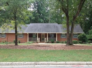 530 Hillsdale Dr, Fayetteville, GA 30214