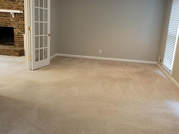 4th image of 4050 Candler Lake Ct NE
