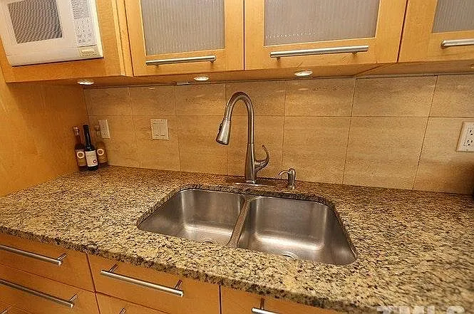 102 Mallard Ct #TOWNHOUSE — Photo 2