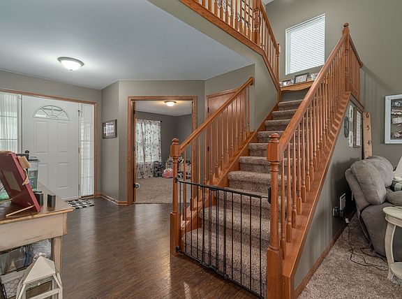 4th image of 335 Enrietta Dr