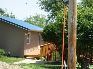 5230 5231 Skyline Dr, Brooklyn, IA 52211