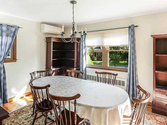 3rd image of 7 Clare Dr