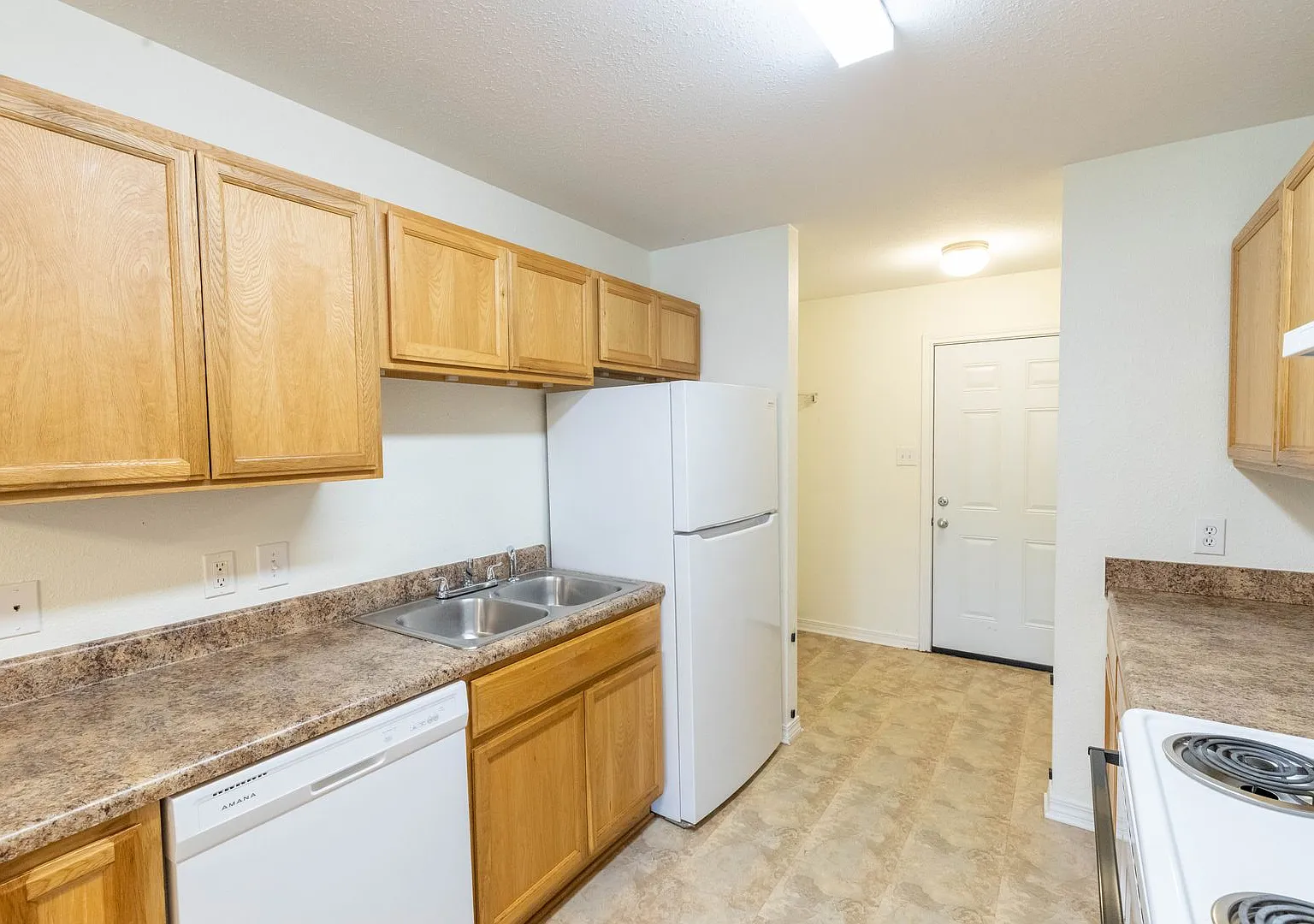 3 Bedroom 2 Bath - D'Iberville — Photo 3