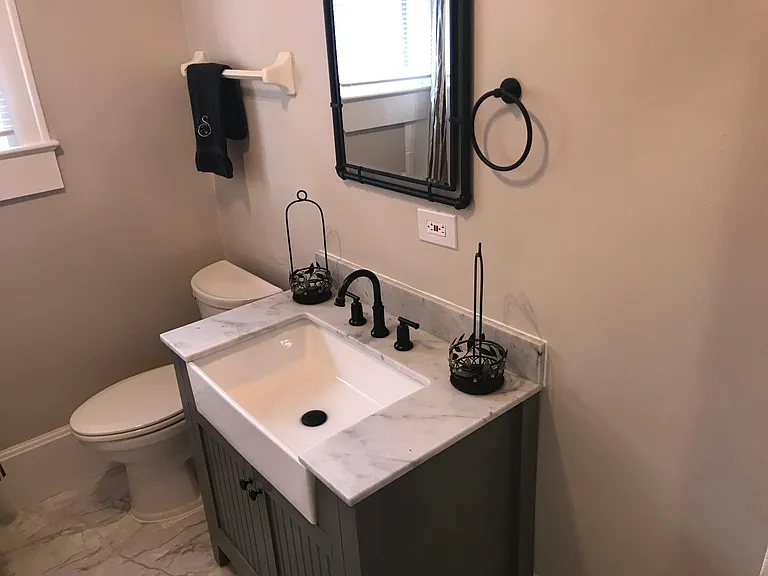 515 E Amelia St — Photo 17