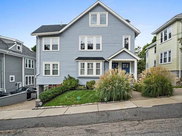 71 Bradford Rd Unit 71, Watertown, MA 02472