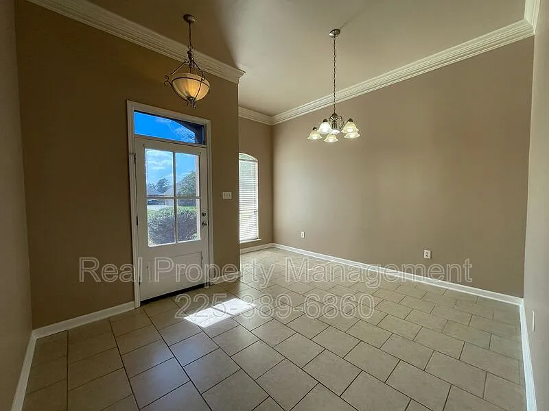 Carlton Oaks — Photo 2