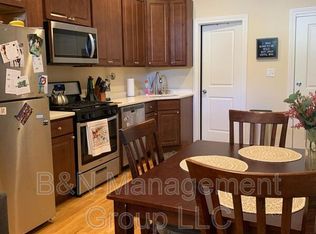 2337 N Janssen Ave APT 2R, Chicago, IL 60614