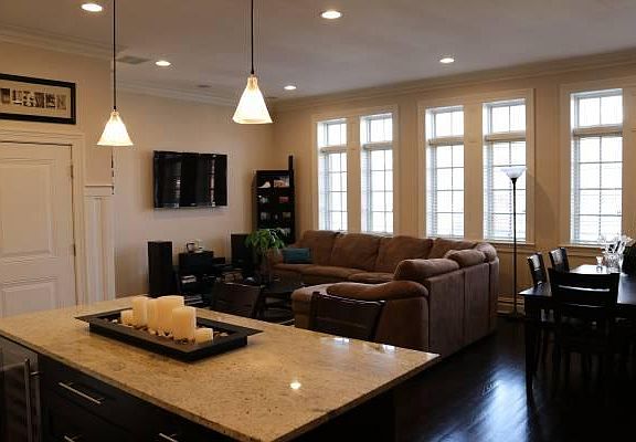 2nd image of 3748 N Ashland Ave #2S