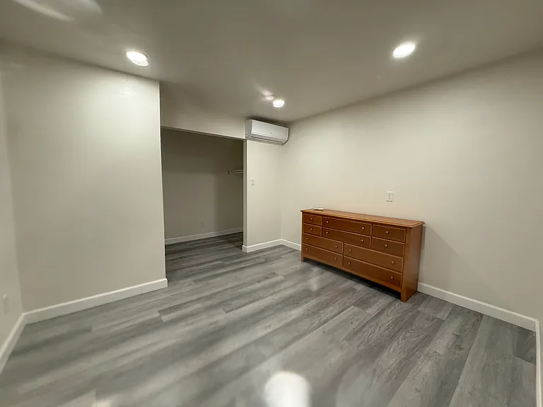 7911 Orangewood Ave — Photo 3