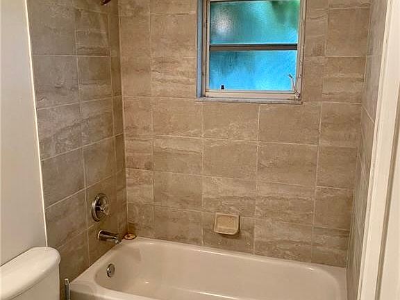 4th image of 12359 Londonderry Ln