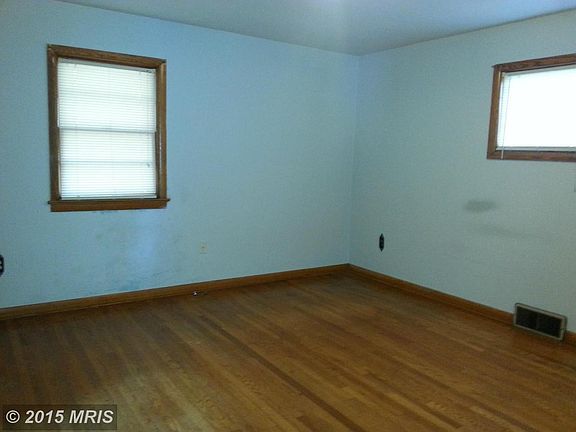 Bedroom (Master)
