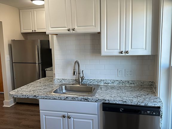 5th image of 2290 Elmwood Ave APT 13