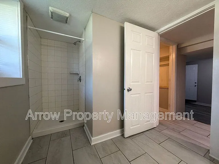 724 N 30th St — Photo 23