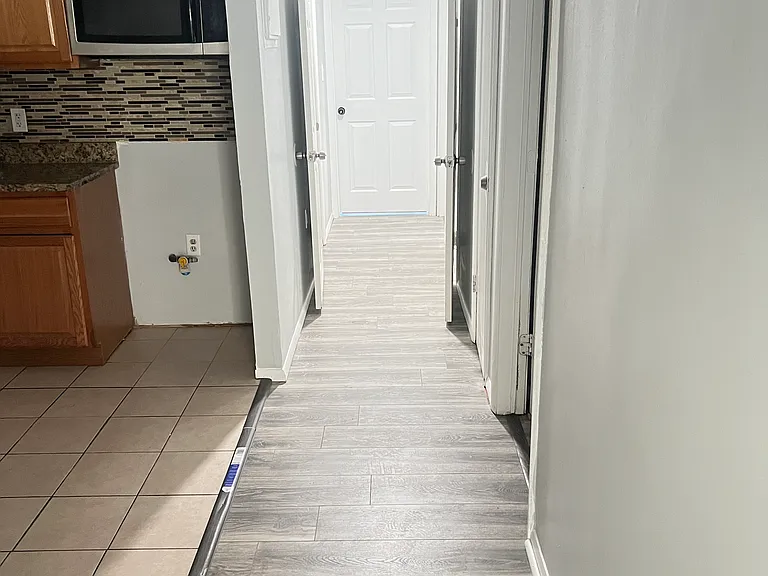 206 Wallace St — Photo 2