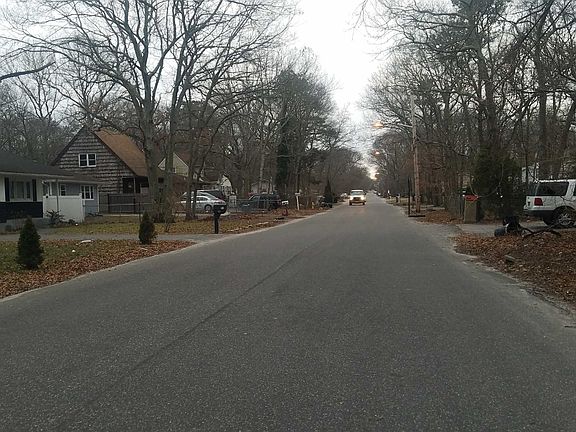 4th image of 94 Margaret Dr