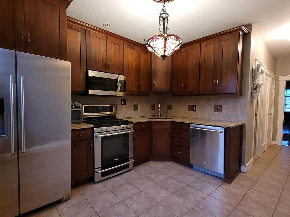 Kitchen w/ Stainless Steel Electrolux Appliances