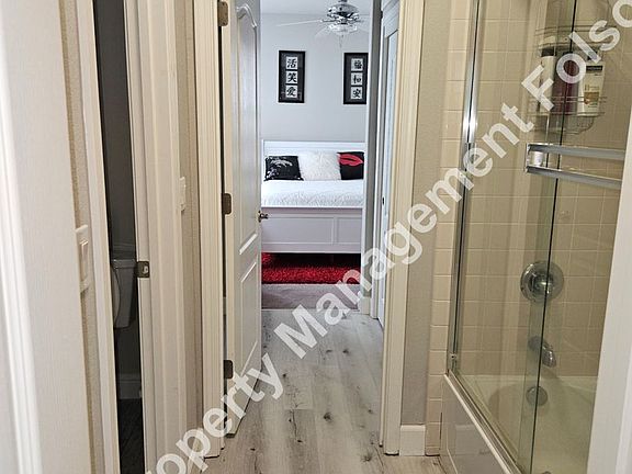 5th image of 3050 Pescara Pl #B