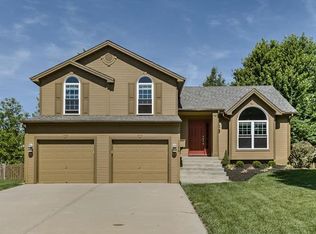 11218 N Sycamore Ct, Kansas City, MO 64157