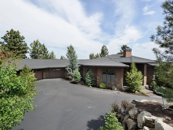 3181 NW Colonial Dr, Bend, OR 97703