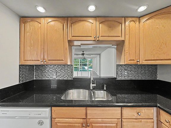 4th image of 5171 W Oakland Park Boulevard #110