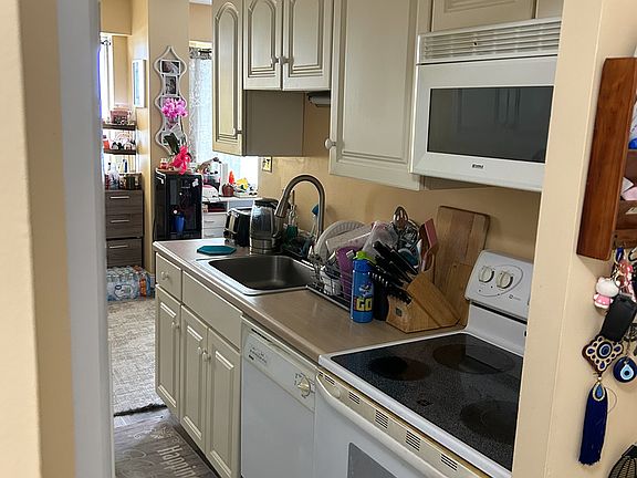 4th image of 7141 N Kedzie Ave APT 912