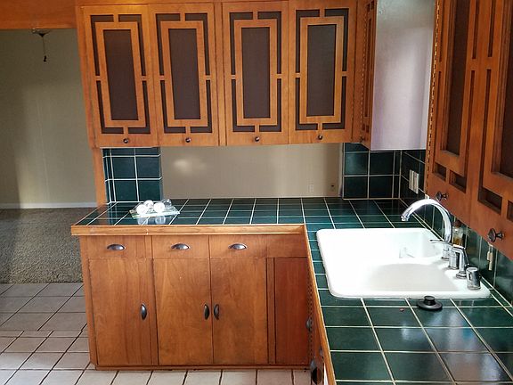 Another view of kitchen