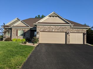 446 Whitetail Pass, Hudson, WI 54016