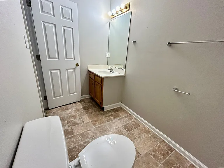 2084 Cornerstone Dr #C — Photo 8
