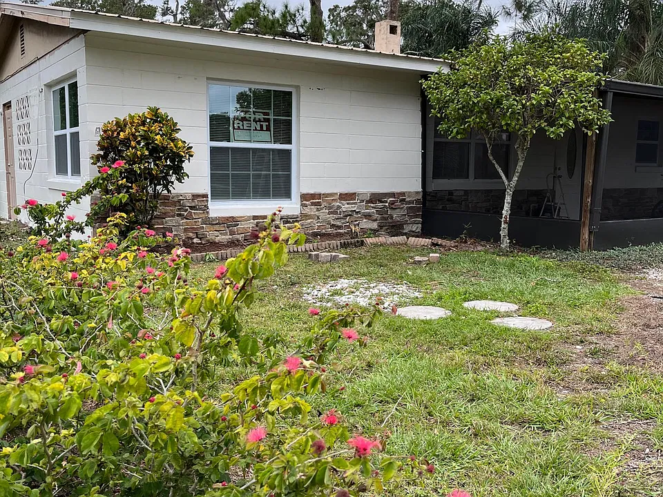 2175 Christopher Ln