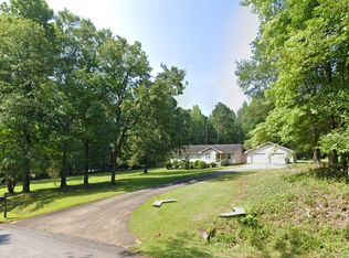 208 Lakeshore Dr, Jefferson, GA 30549