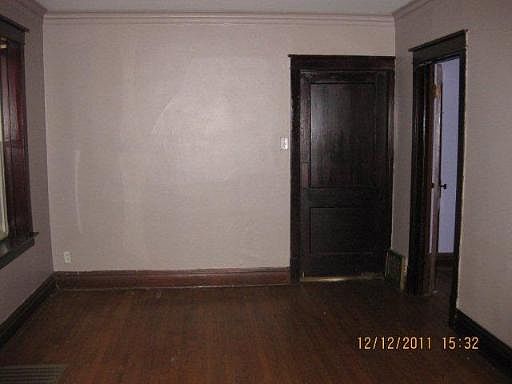 3rd image of 1442 S Grove Ave