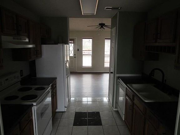 2nd image of 15 Reagan Cir