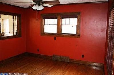 5th image of 886 Elmwood Ave