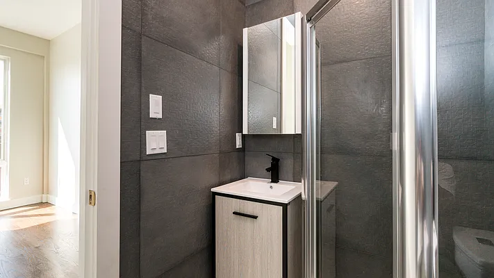 Rented by Nooklyn NYC LLC | media 49