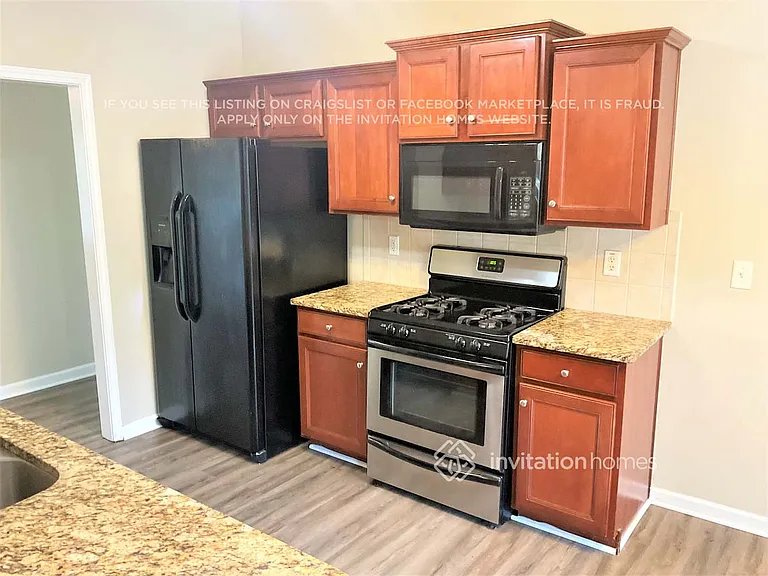 3654 Devon Park Ln NW — Photo 5