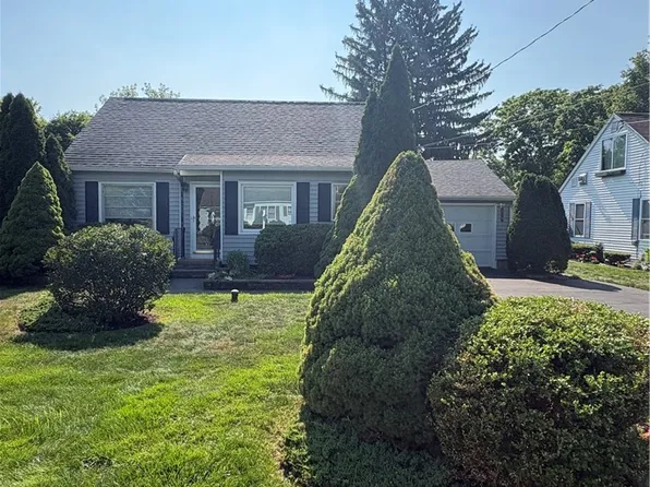 119 Rockland Dr, North Syracuse, NY 13212