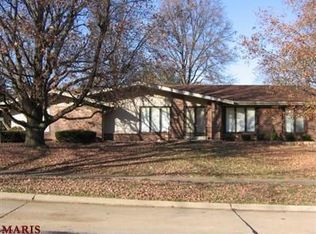 628 Packford Dr, Chesterfield, MO
