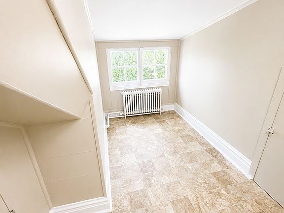 4th image of 735 Deerfield Rd Unit 2