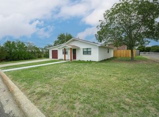 504 E Collom St, Decatur, TX 76234