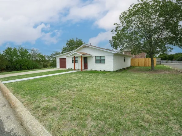 504 E Collom St, Decatur, TX 76234