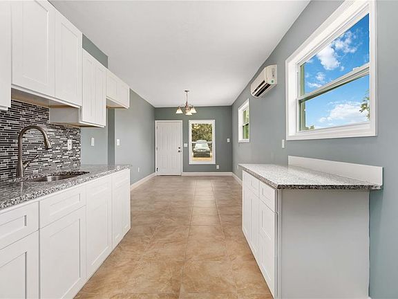 5th image of 3922 W Ridgewood Dr