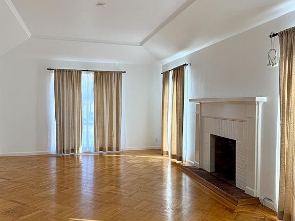 3rd image of 1100 Eucalyptus Dr