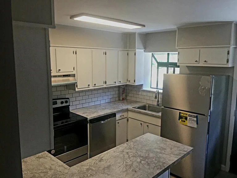 10625 Florida Blvd #8 — Photo 4